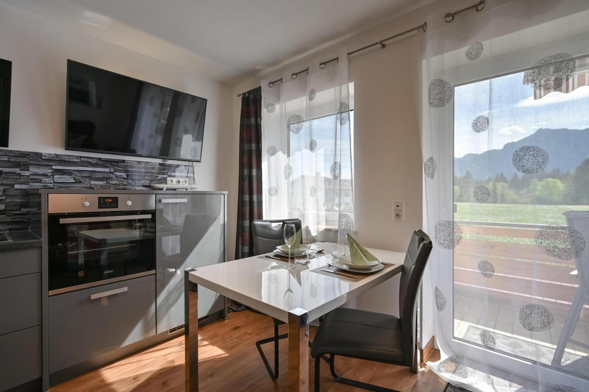 Ferienwohnung Herzstueck Im Haus Schlossblick Fussen Ngoại thất bức ảnh